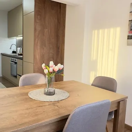 Kula - * نوفي بازار